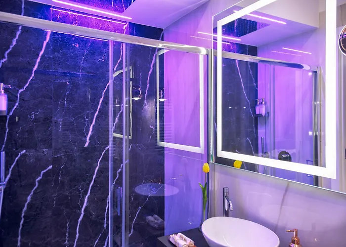 La Lepre نابولي