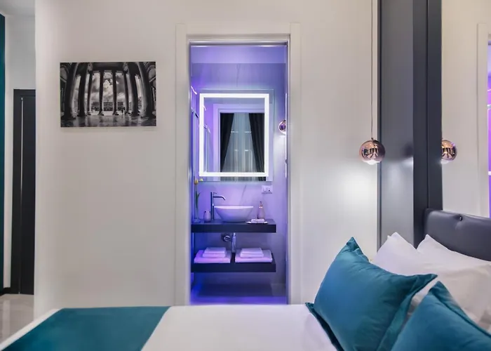 La Lepre نابولي